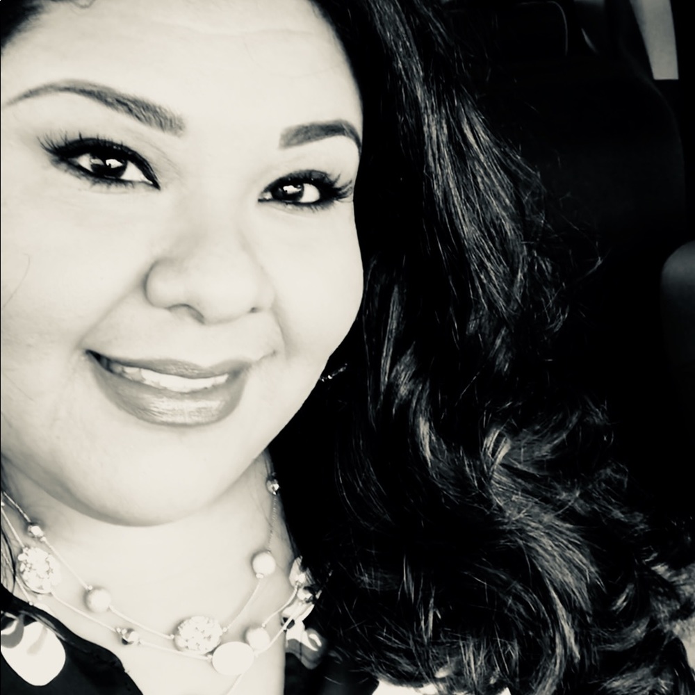 Meet your Posher, Julie